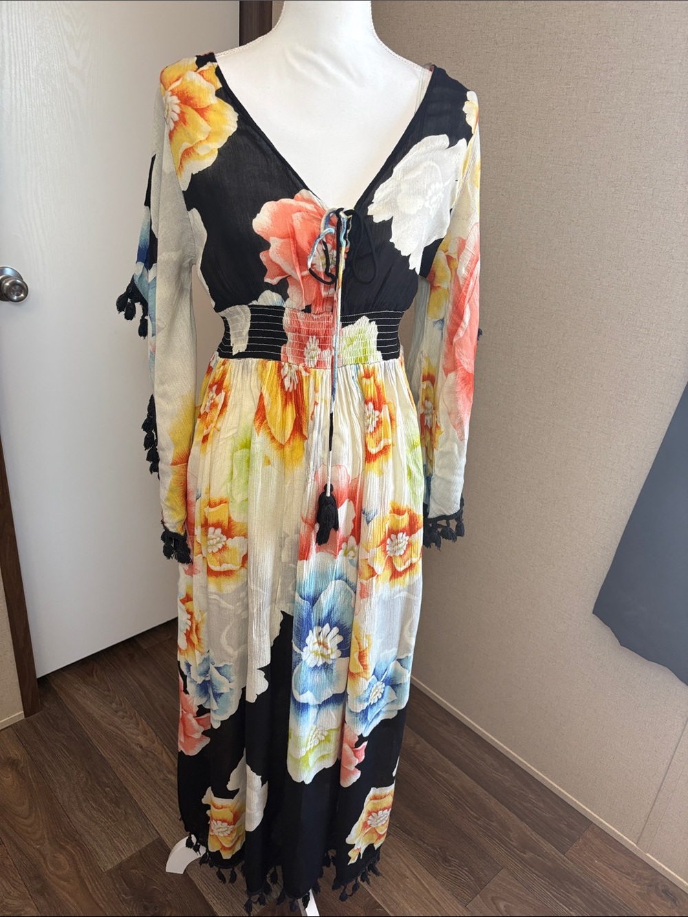 Me2 Magic Womens Floral Boho Maxi Dress S Bell Sleeve Tassel Fringe Hippie Flowy